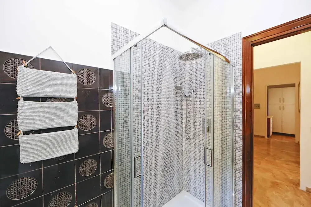 Trastevere Apartment with Patio