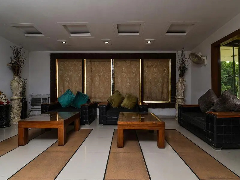 OYO 7655 Om Paradise Hotel