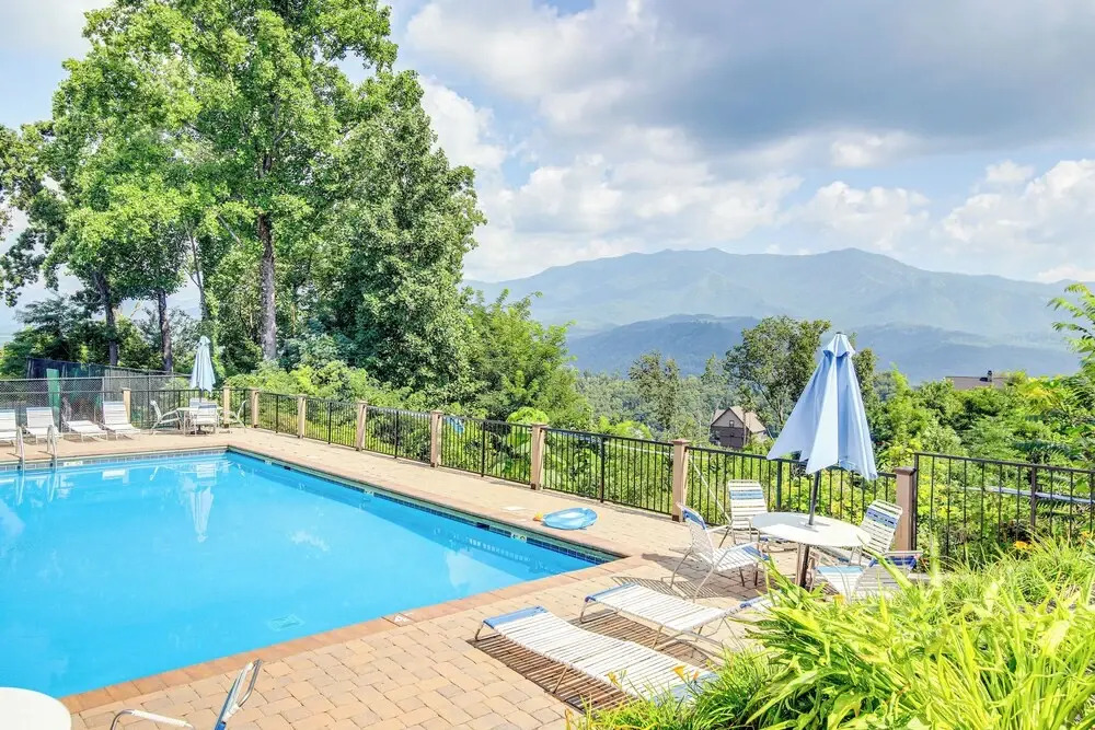 Cabin w/ Community Perks: Half-mi to Ober Mountain
