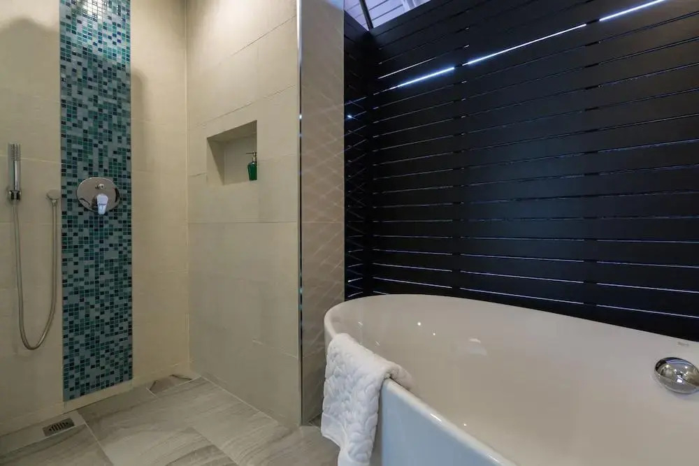 Villa Divina - Stunning Pool Villa 3 Mins Walk to Beach