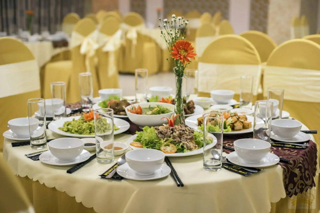 Golden Crown Hotel