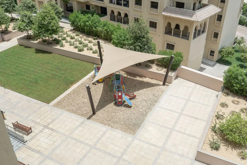 Stylish 1-bedroom Retreat With Pool in Vibrant Jumeirah Golf Estates