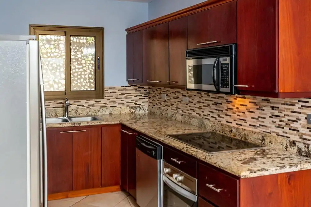 2 Bedroom Ocean-View Condo with Pool