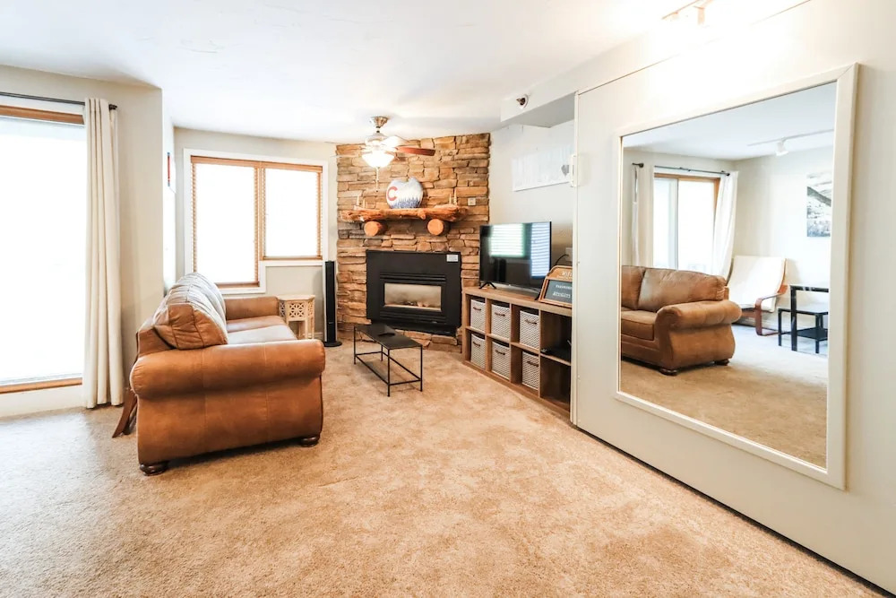 New Ski In/ski out Studio Onsite Amenities!