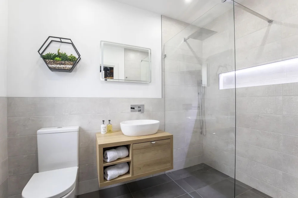 Elliot Oliver- Superior 6 Bedroom House With Hot Tub And Log Burner