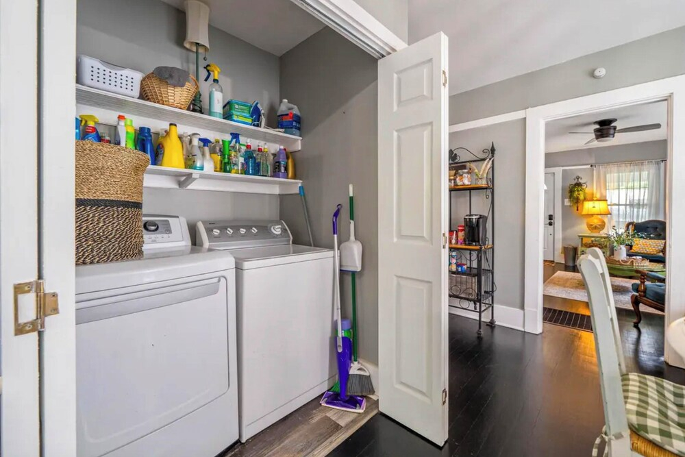 2BR Charming Cottage Mins From Oaklawn Race Track