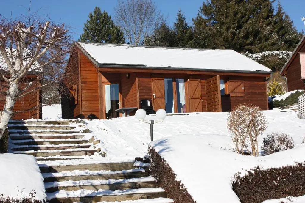 Volcans Vacances Les Chalets Du Lac