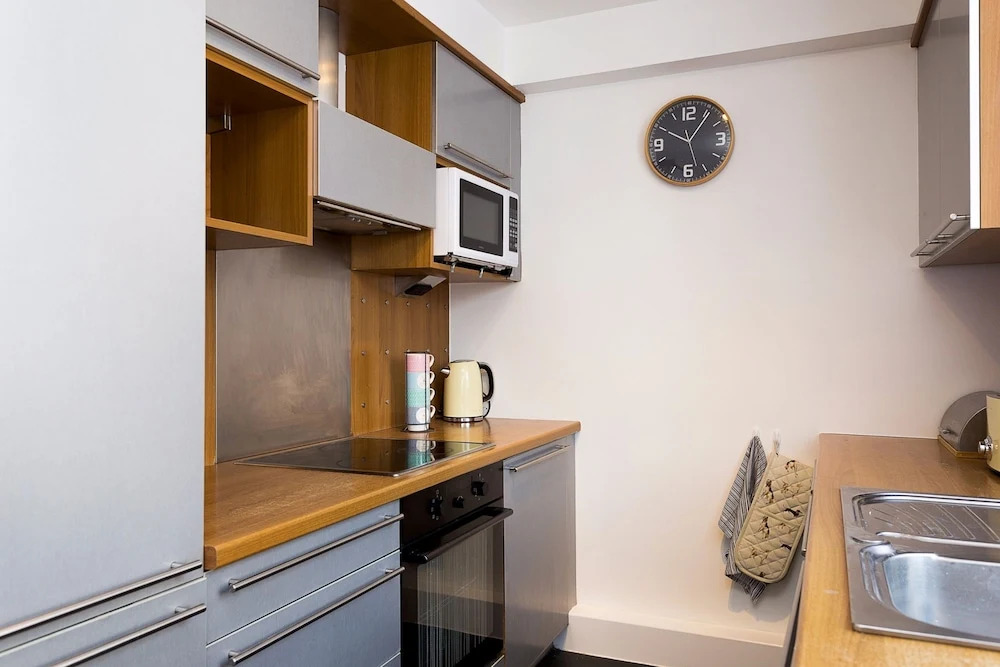 Spacious & Modern 3 Bedroom Apt Near Canary Wharf