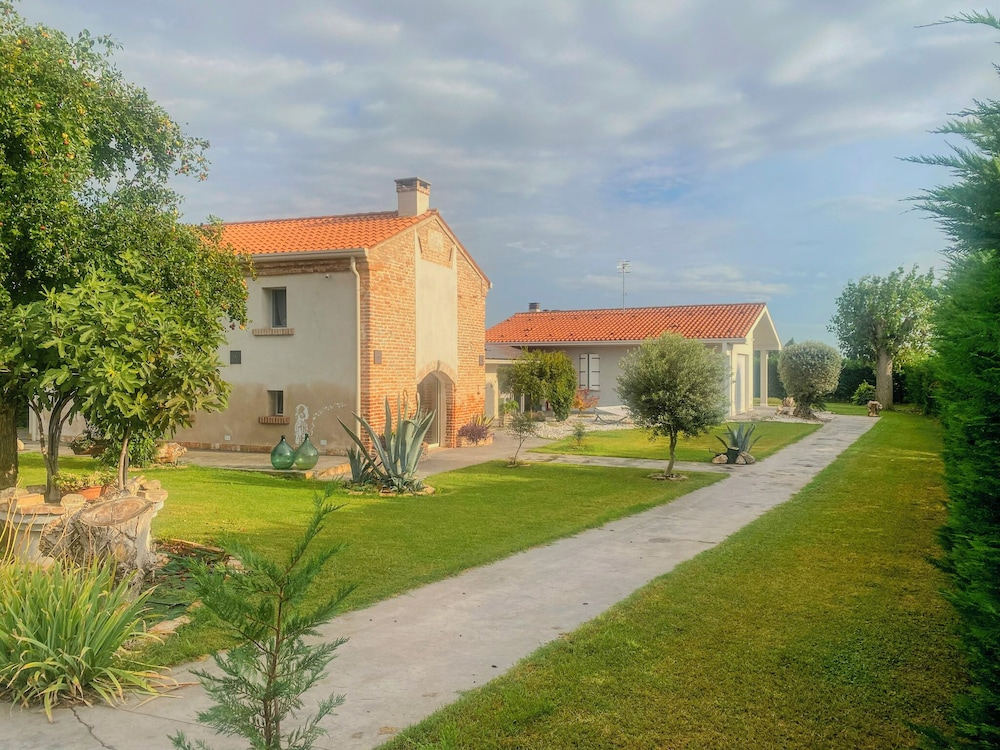 Villa Nides