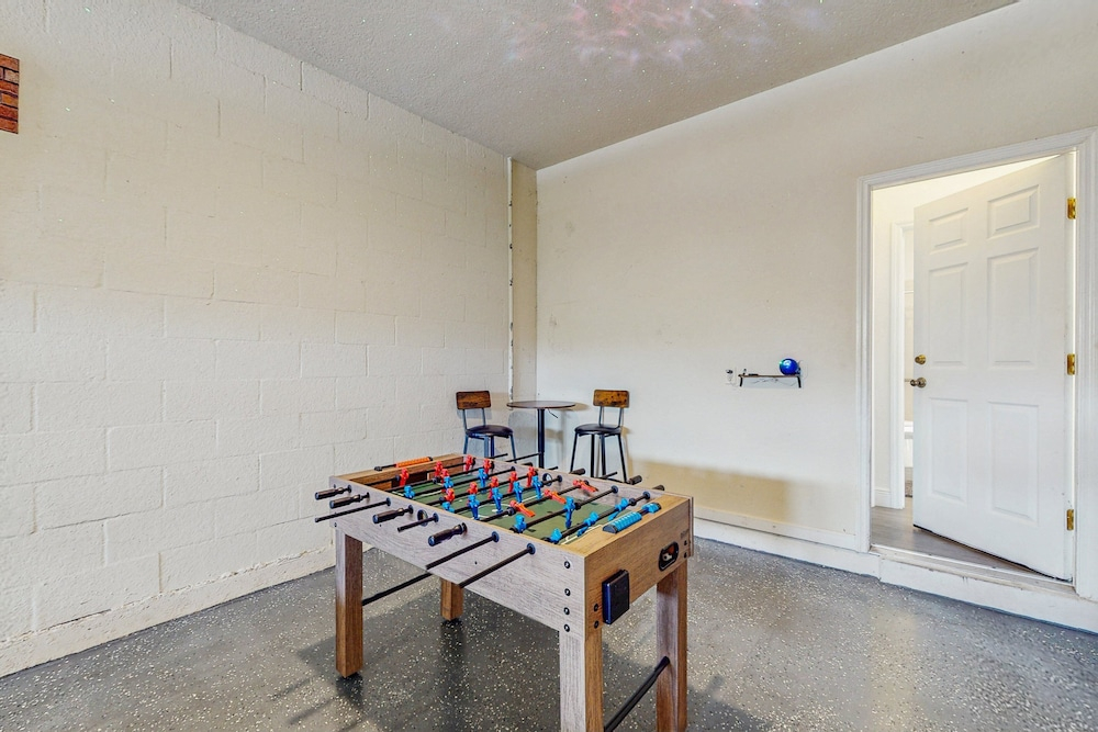 Water View Retreat With Lanai, Heated Pool, Pool Spa, Game Room, & AC