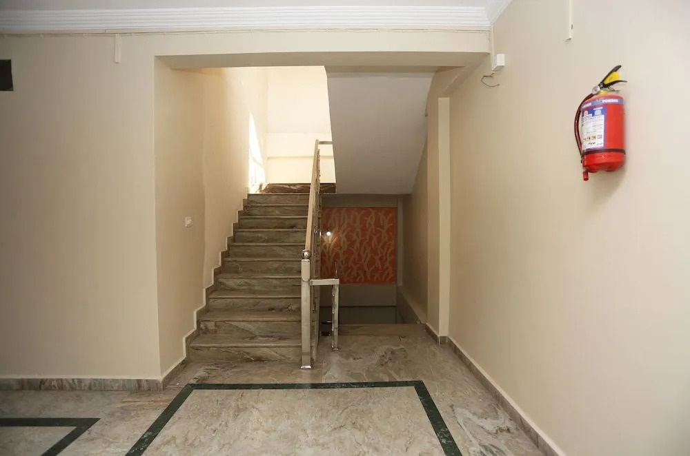 OYO 22665 Hotel Dev Shree