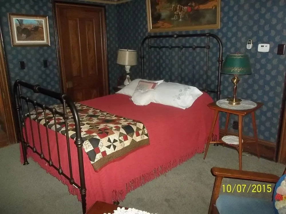 Stauer House B & B