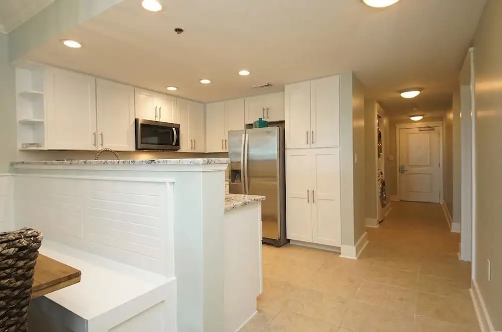 Waterscape C200 - 3 Br condo by RedAwning