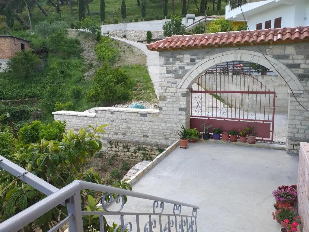 Guest House Emiljos Flamur