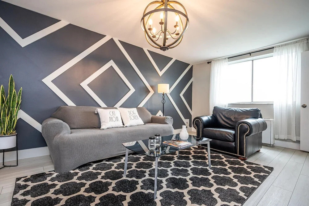 ATL Downtown 2BR with Free Parking Gym