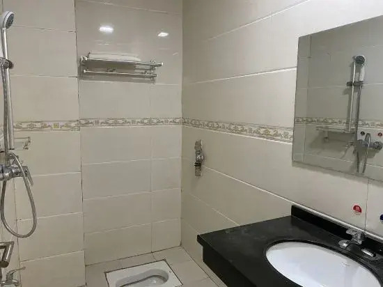 Jingxi Golden Moon Hotel
