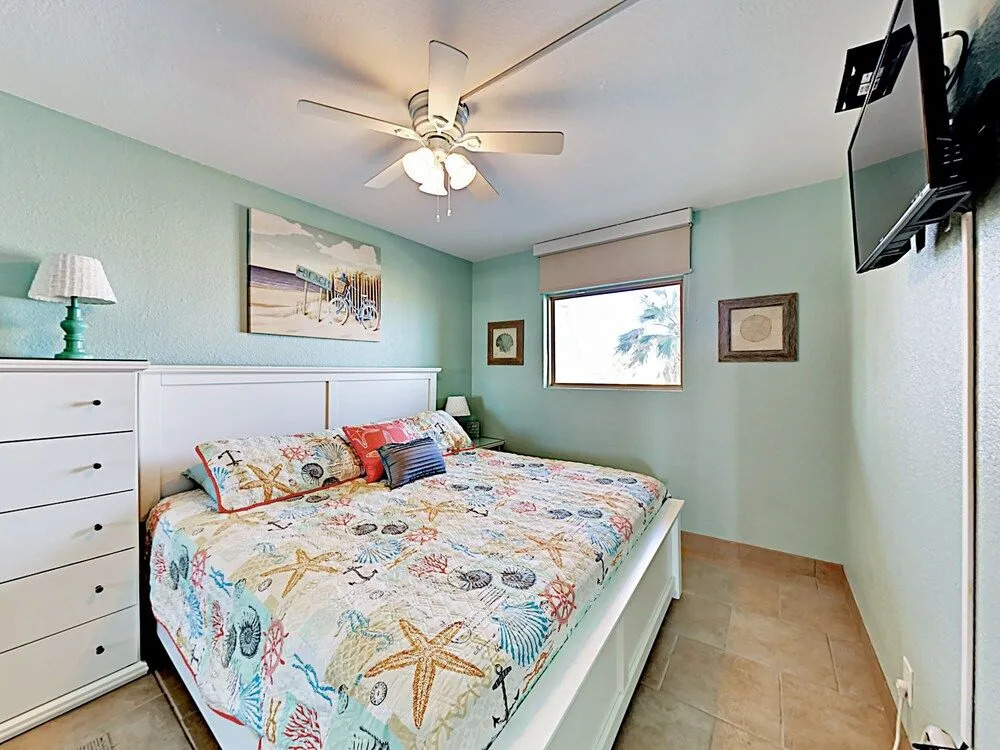 Gulf Unit 400 - 1 Br Condo