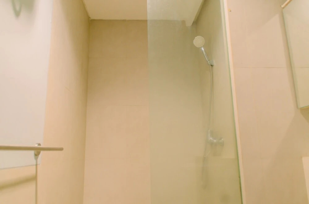Fancy and Nice 1BR Apartment at Silkwood Residence