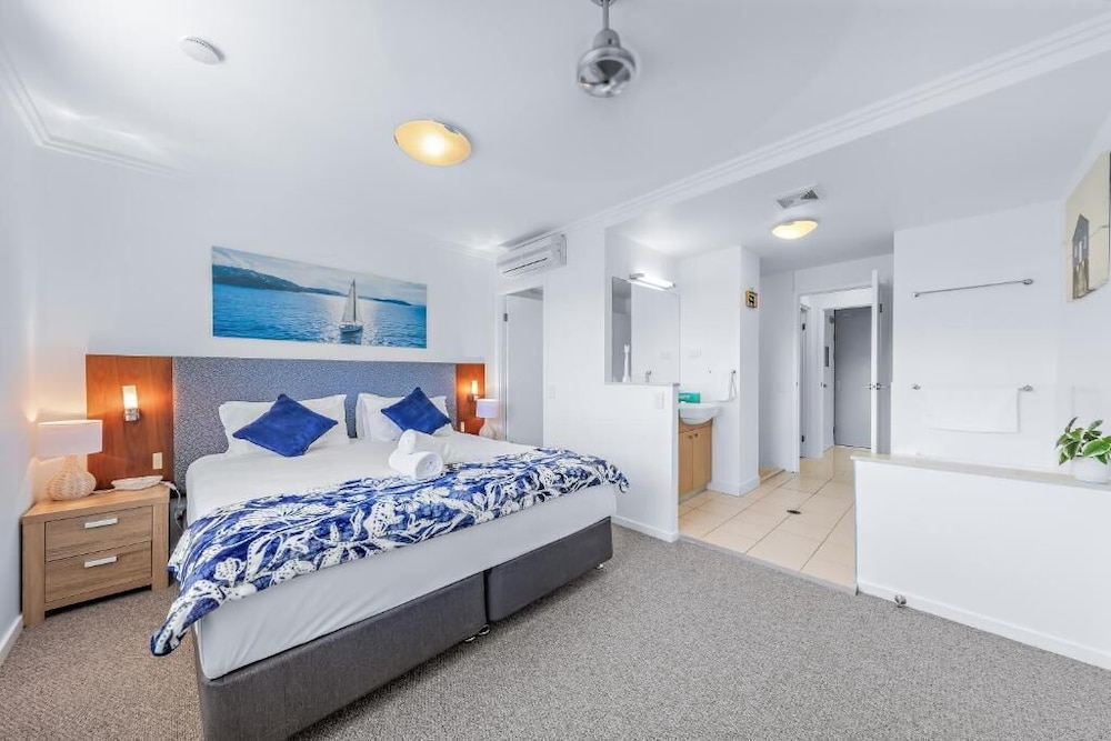 Airlie Summit Apartments
