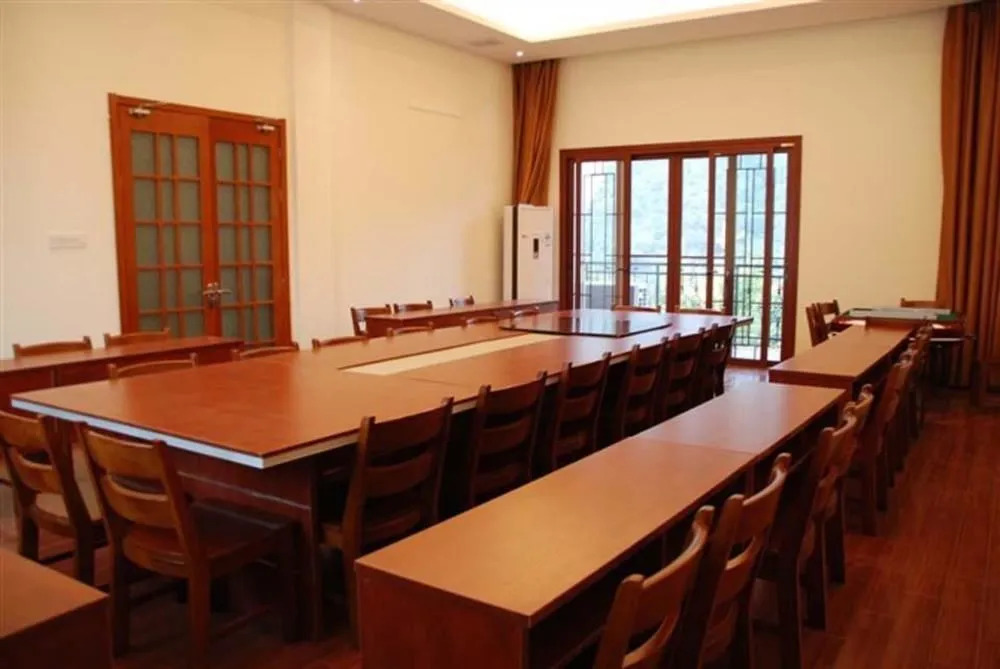 Wuyuan Huayuan Mountain Villa