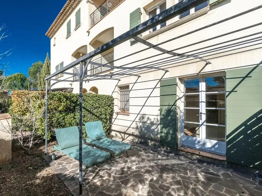 Holiday flats at Domaine de Saint-Endréol with golf, SPA and pool