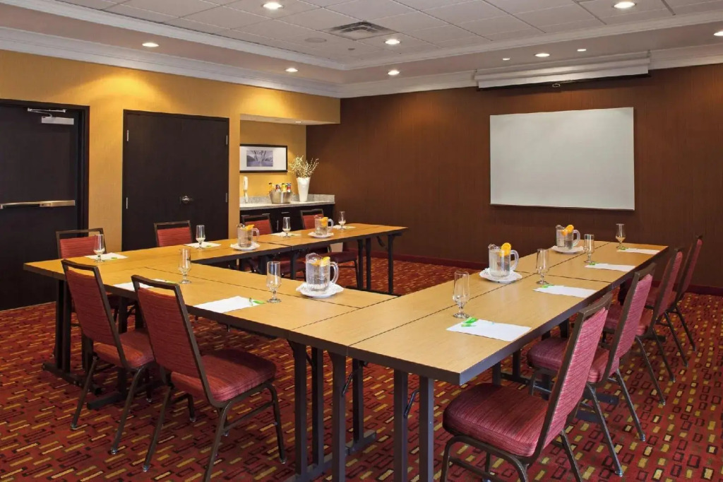 Courtyard by Marriott London