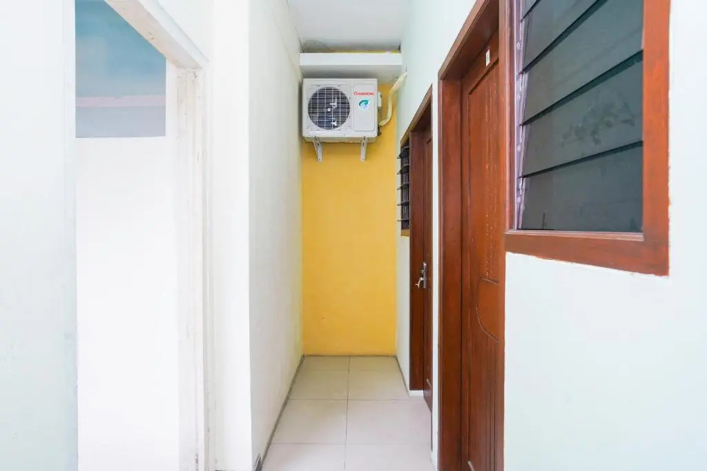 OYO Life 2309 Kost Si Mbok Vivi