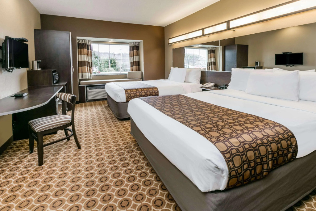 Sleep Inn & Suites Steubenville at the University