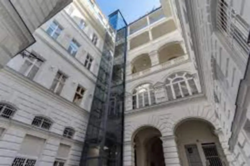Large Central Apartments Kálmán Imre