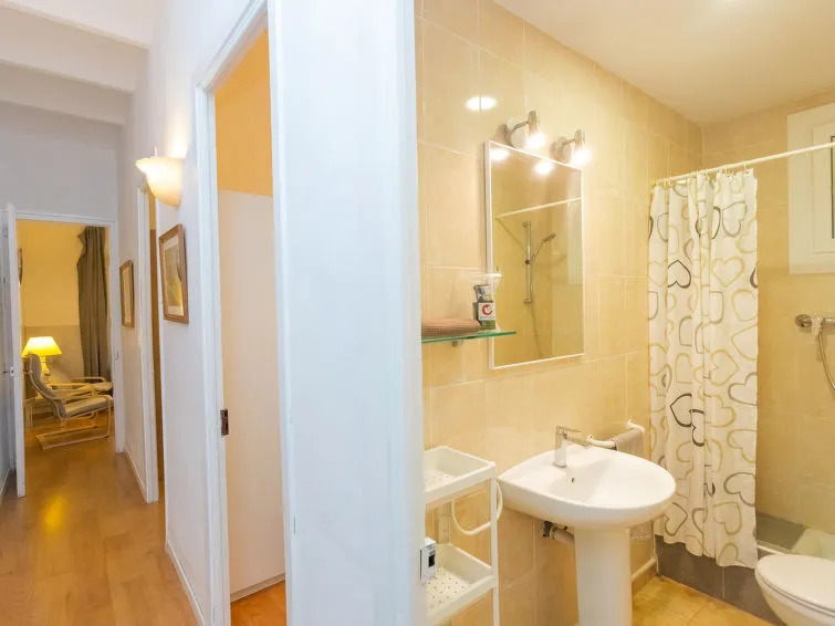 Gracia Torrijos - One Bedroom