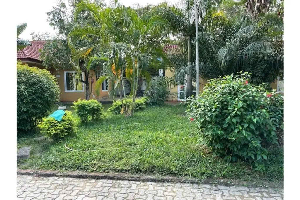 Entire 2 bedroom house with free wifi in Masaki