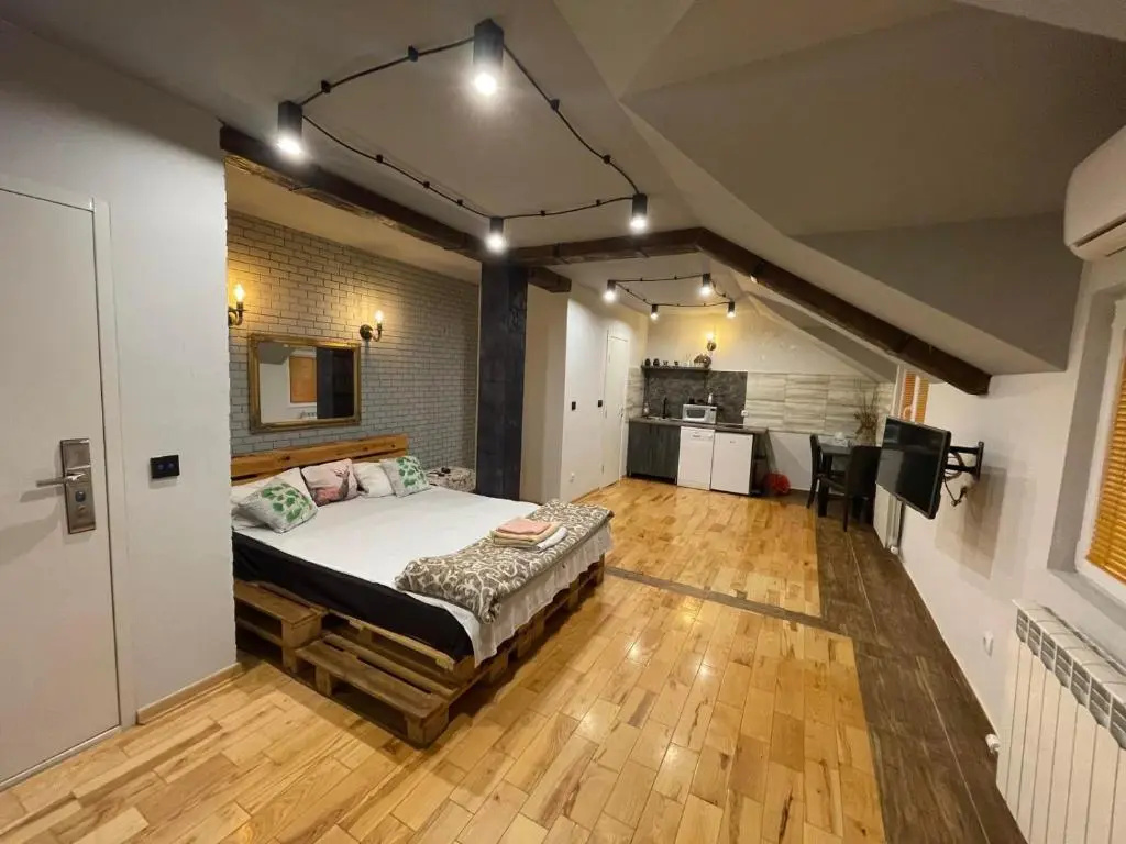 Airport Apartments