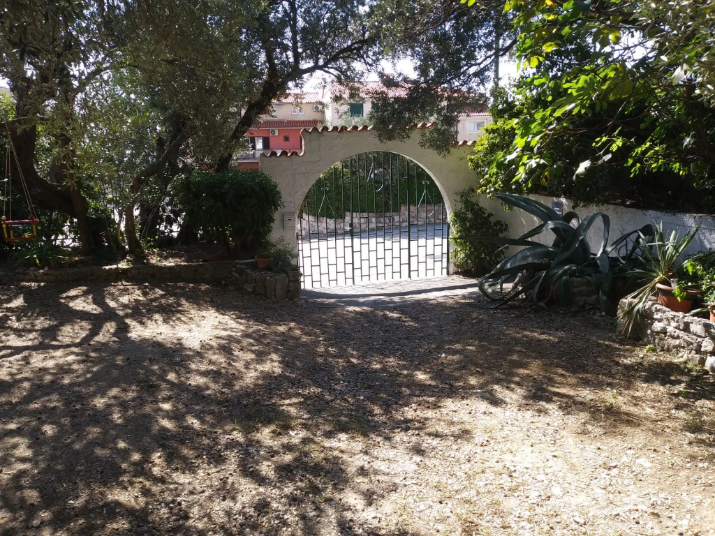 Apartment Marija - garden terrace A1 Makarska, Riviera Makarska