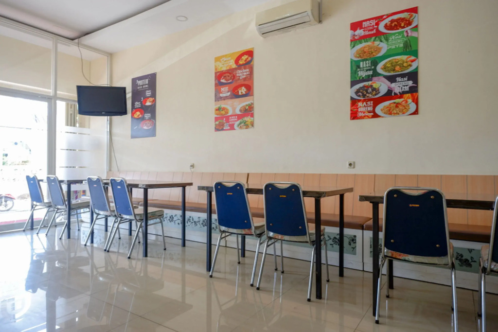 RedDoorz Plus @ Losari Makassar