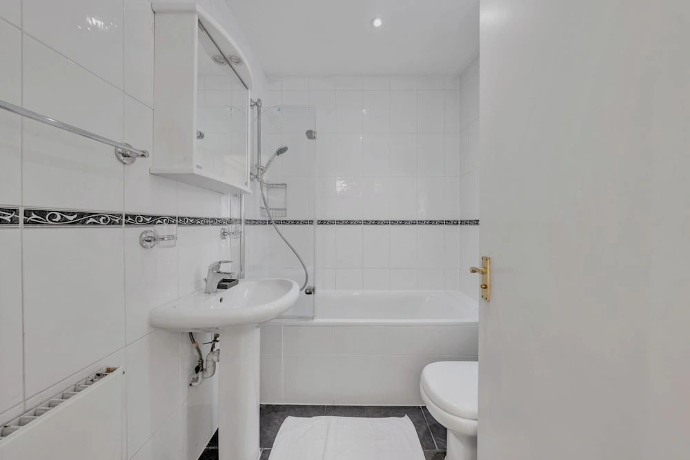 Hertford Flat 4