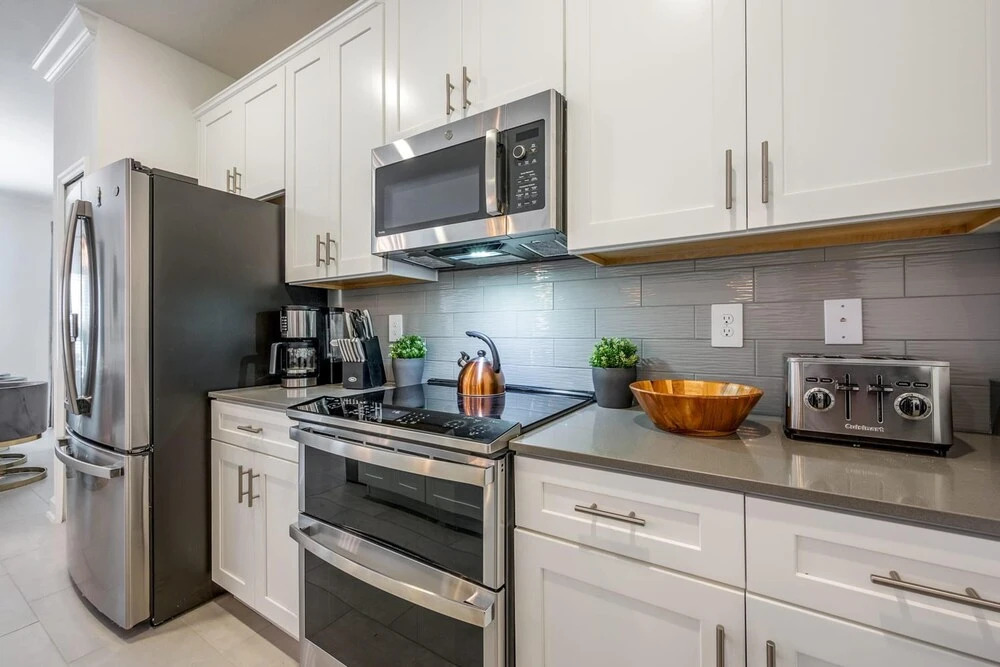 Luxury Chic Modern Home Prime Location