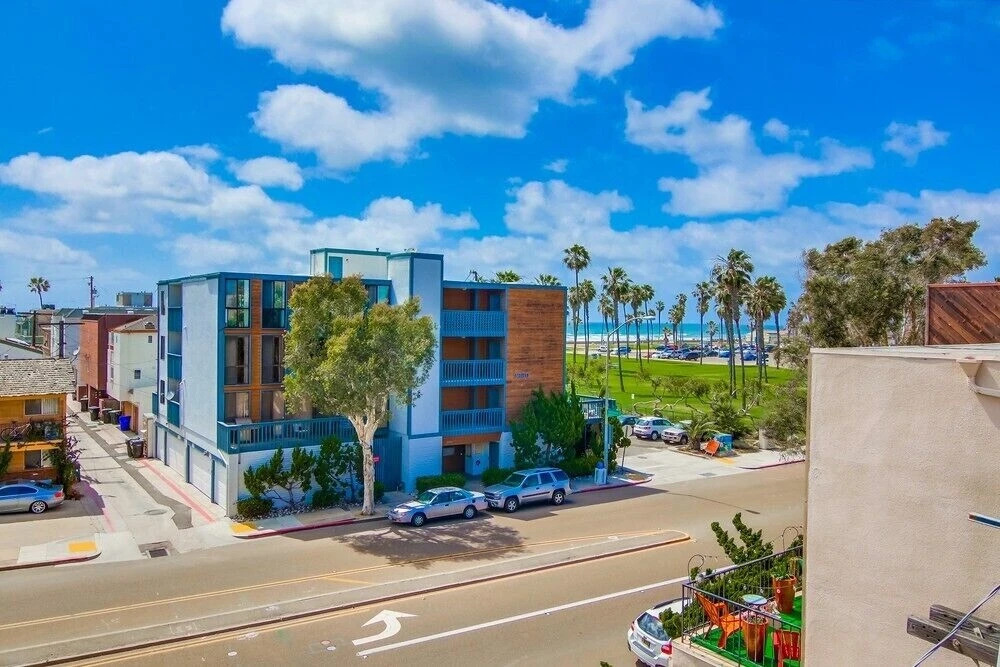 South Beach 3 Bedrooms 3 Bathrooms Townhouse