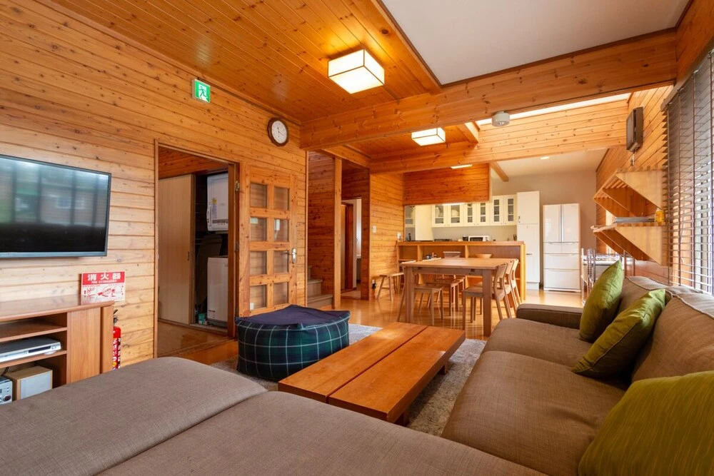Powder Cottage by Hokkaido Tracks