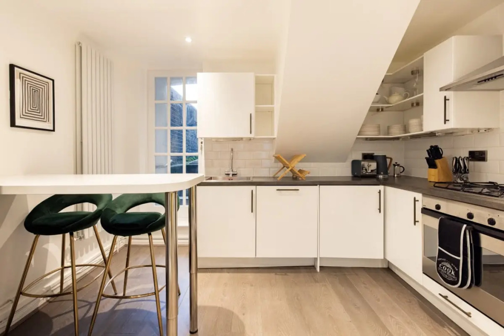 The Sands End Secret - Stylish 2BDR Flat with Garden