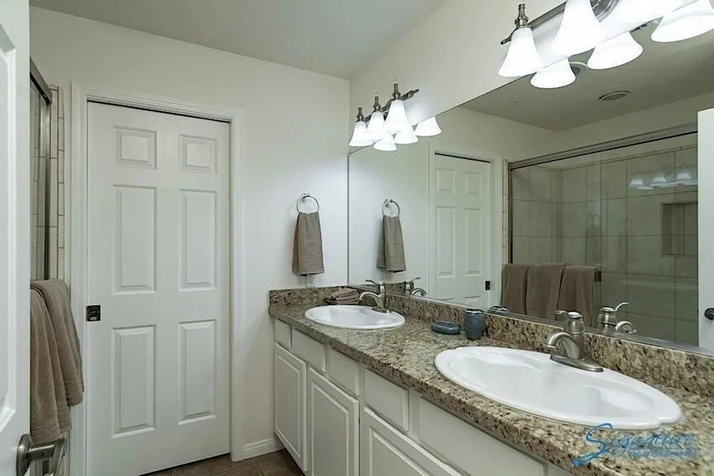 Latitude Adjustment By Signature Vacation Rentals