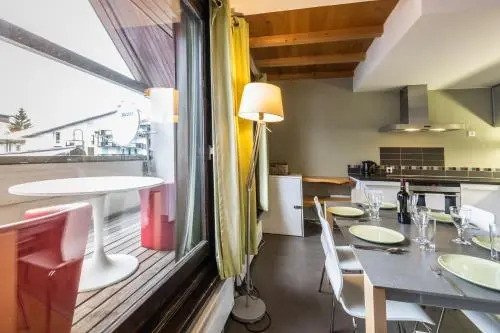 Apartment Genevrier - Spacious Balcony with Mont Blanc Views