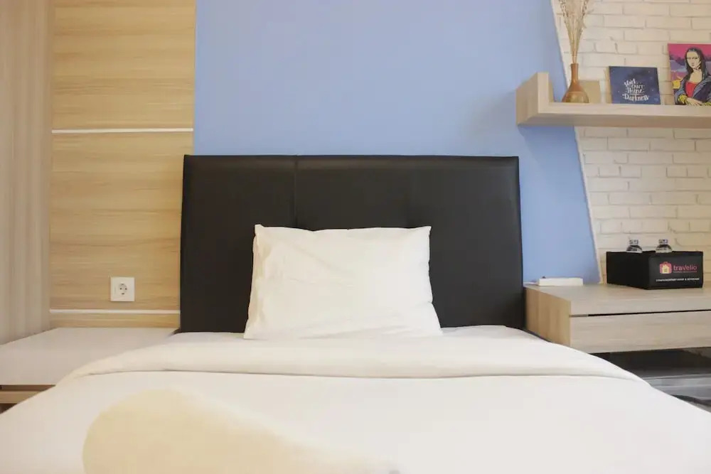 Minimalist Studio Semi Apartment at The Lodge Paskal near BINUS University