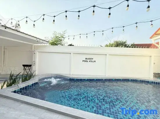 Buddy pool villa