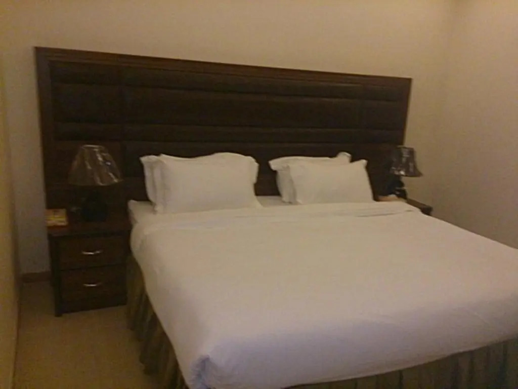 Roseline Hotel Suites