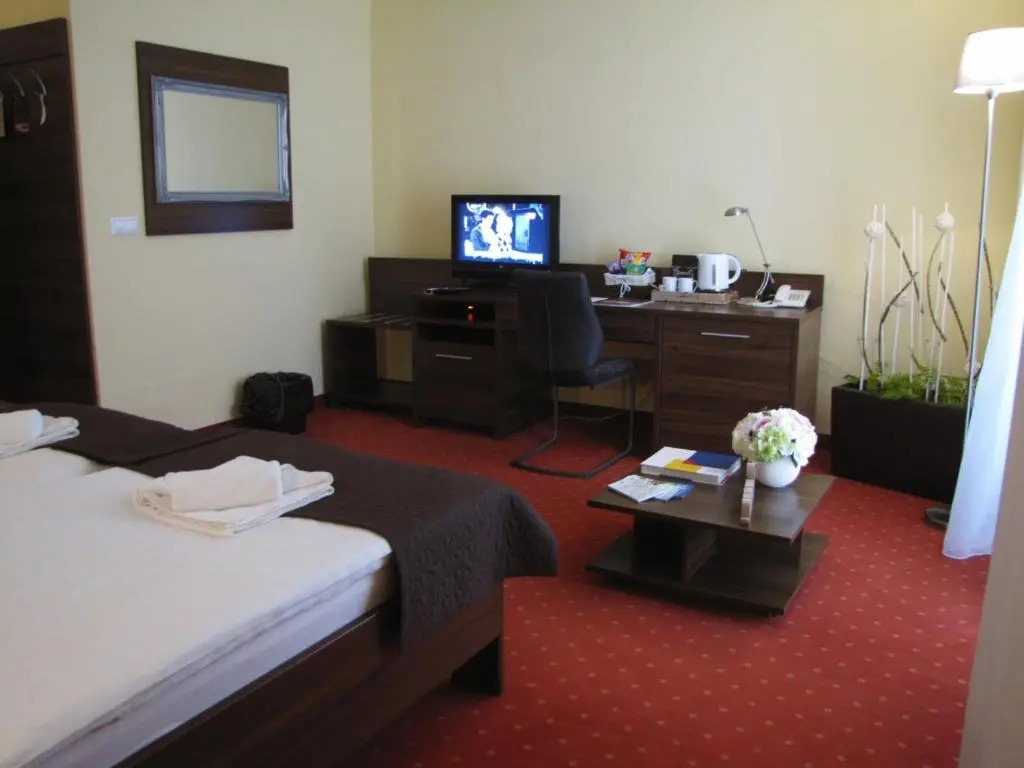 Grand Hotel Senica, Garni