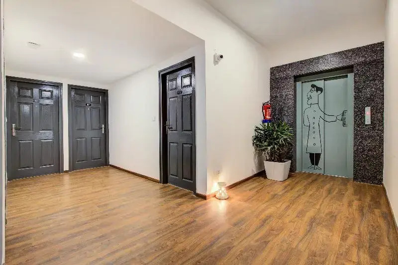 OYO Townhouse 76945 Sec 19