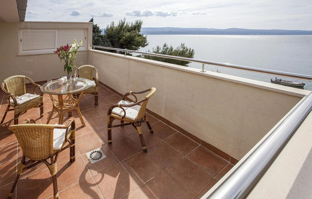 Stunning Home in Stanici With 6 Bedrooms and Outdoor Swimming Pool