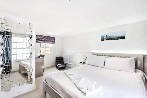 Modern, Chic 3BR Townhouse in Central Oxford