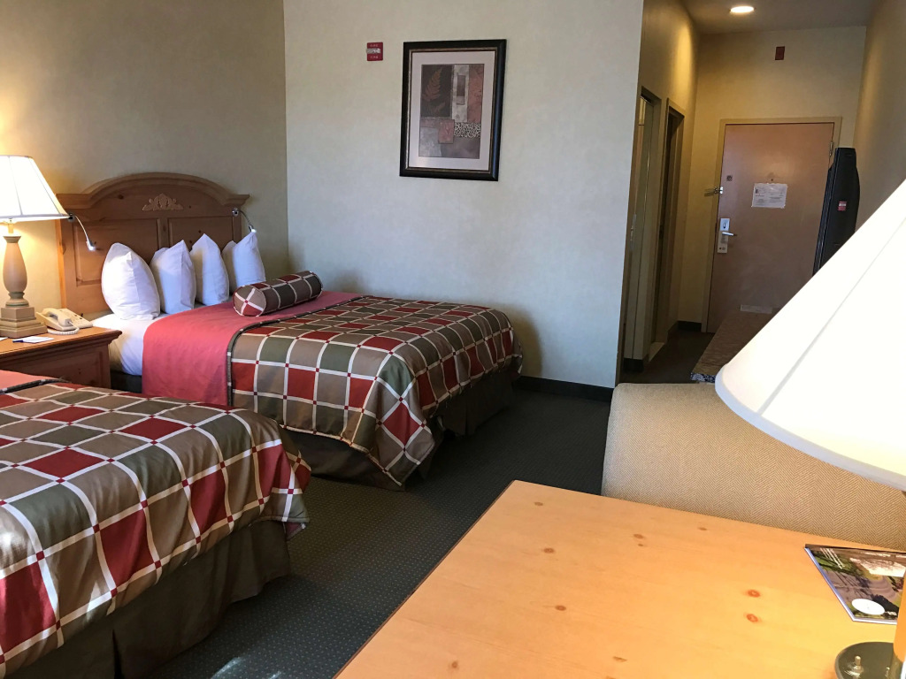 Best Western PLUS Revere Inn & Suites