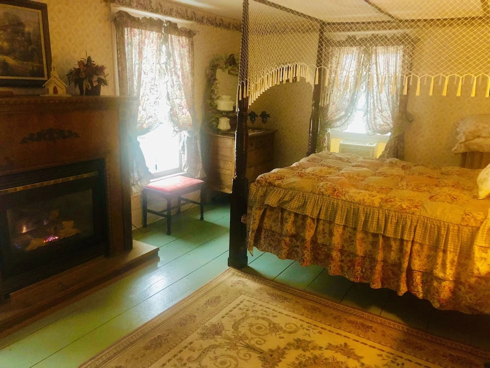 The Bella Ella Bed and Breakfast